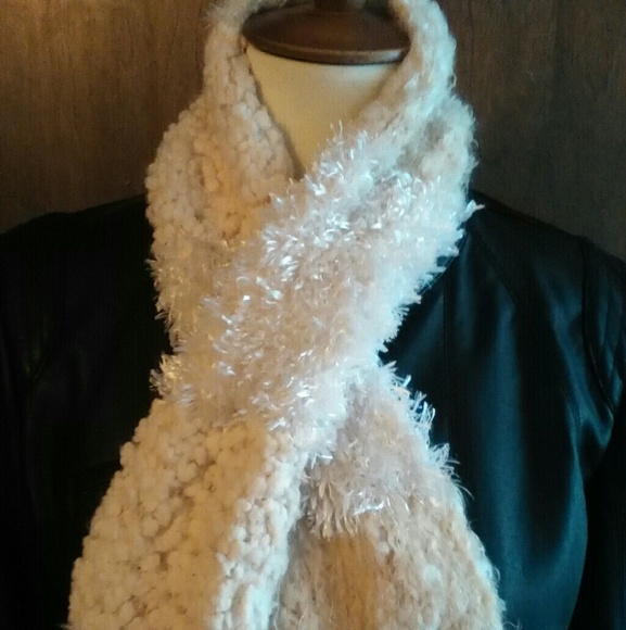 Gorgeous cream super soft sparkly long scarf - Picture 3 of 3
